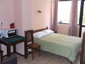 Дорога у здания, в котором расположена квартира у моря в Варне, Аспарухово